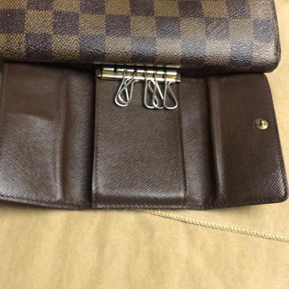 Louis Vuitton Key Case - Picture 4 of 8